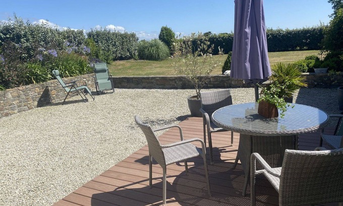 Bretteville-sur-Ay House | Stunning private villa for 4 guests with WIFI, TV, terrace, pets allowed and parking