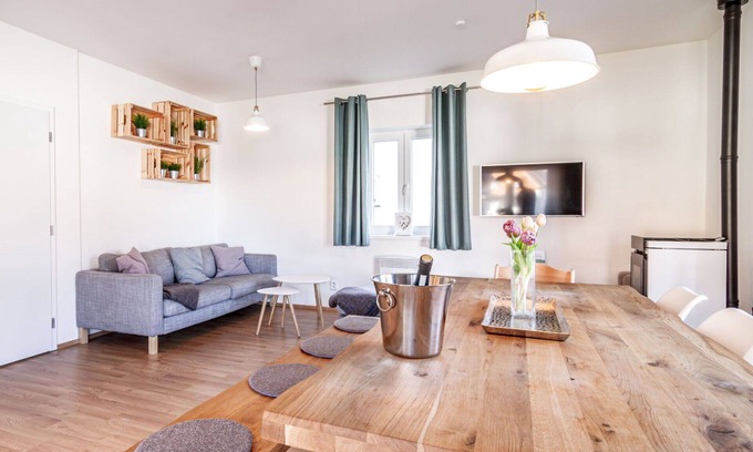 Frymburk House | Stunning private villa for 5 guests with WIFI, TV, terrace, pets allowed and parking