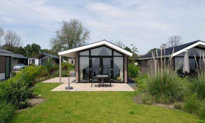 Bovenkarspel House | Stunning private villa for 4 guests with WIFI, TV, terrace and parking
