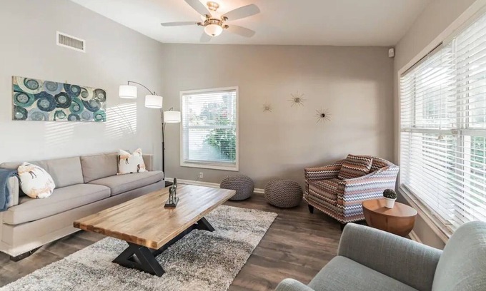 Wellington House | Stunning Private Retreat in Wellington with Pool!
