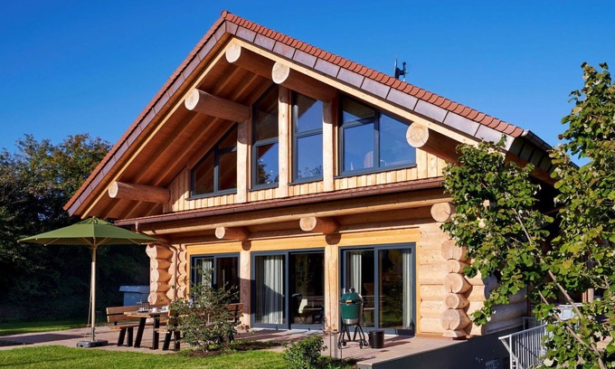 Heitersheim House | Stunning private villa for 8 guests with WIFI, pool, hot tub, TV, patio, pets allowed and parking