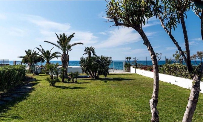 Torregrotta Villa | Stunning private villa for 5 people with WIFI, A/C, hot tub, TV, terrace, panoramic view and par.
