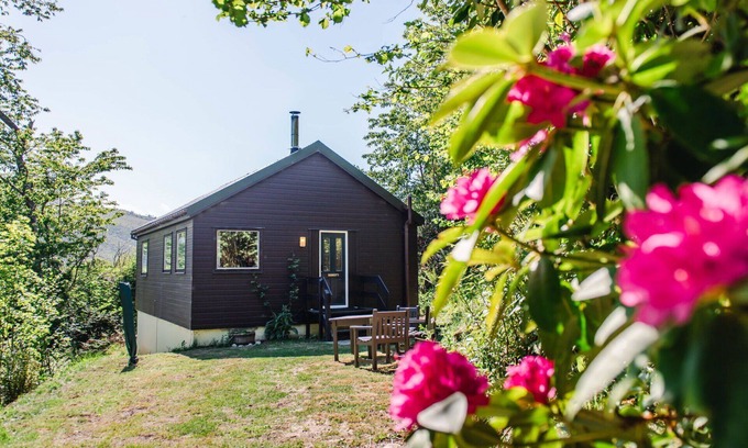 East Lewiston House | Stunning private villa for 4 people with WIFI, TV, panoramic view and parking