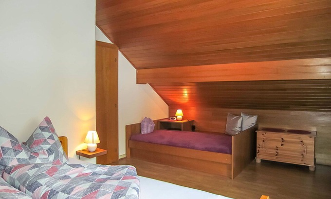 Muhldorf House | Stunning private villa for 4 guests with WIFI, TV, terrace, pets allowed and parking