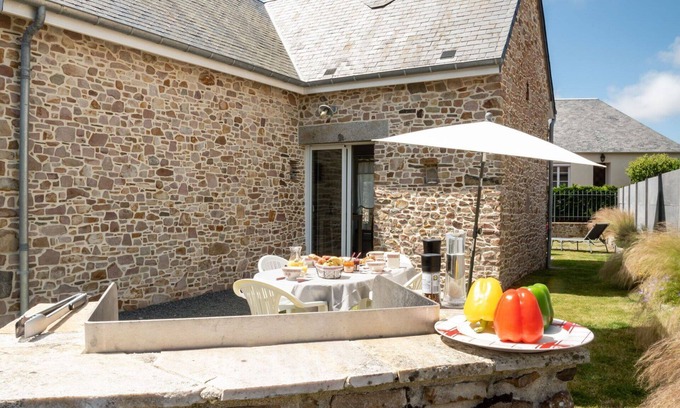 Creances House | Stunning private villa for 4 people with WIFI, TV and pets allowed