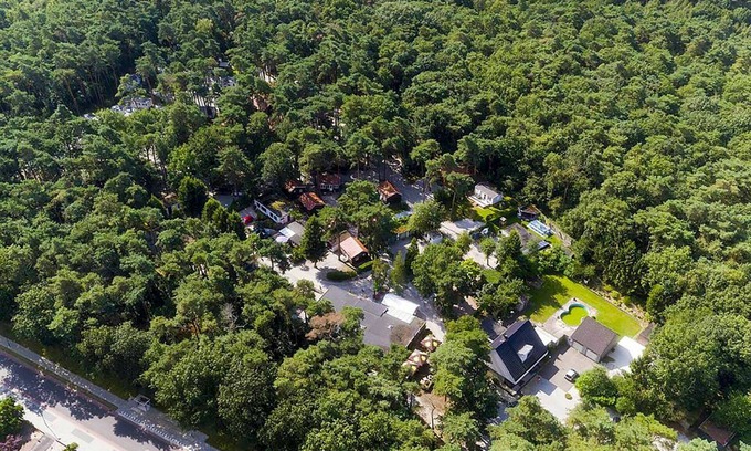 Schinveld House | Stunning private villa for 2 guests with WIFI, TV, terrace and parking