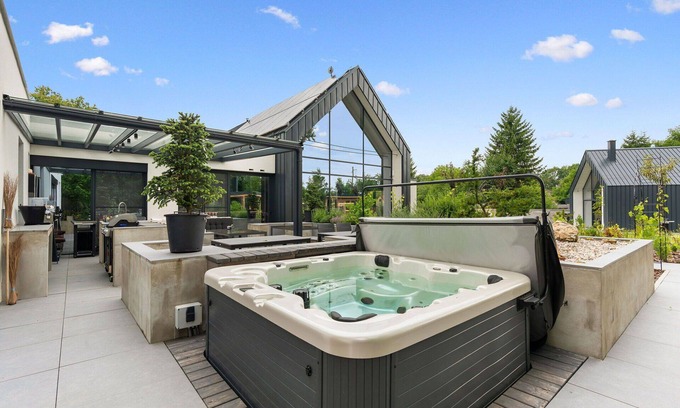 Dolni Laz House | Stunning private villa for 10 people with hot tub, WIFI, TV, terrace, pets allowed and parking