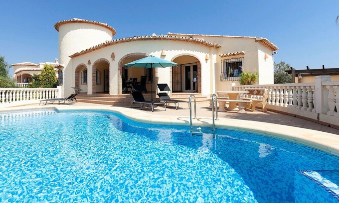 Rafol de Almunia Villa | Stunning private villa with private pool, A/C, WIFI, TV, patio, panoramic view and parking