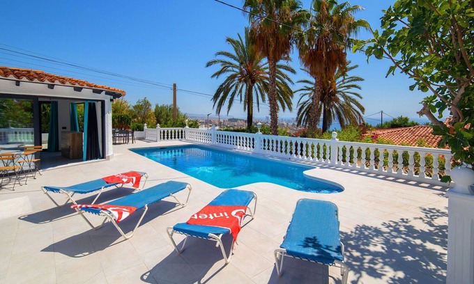 Calpe Villa | Stunning private villa for 8 guests with WIFI, private pool, A/C, TV, terrace and parking