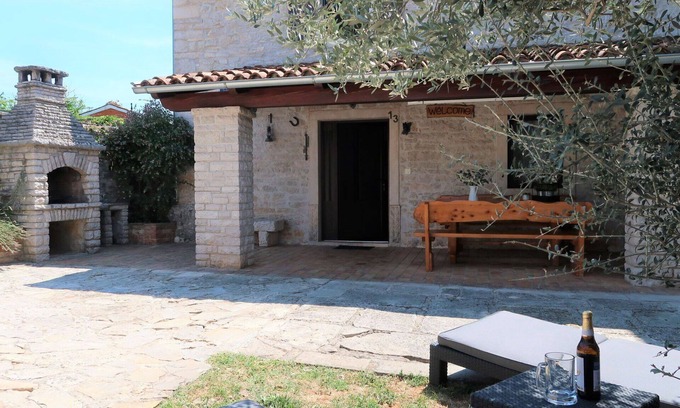 Kozljani House | Stunning private villa for 4 people with A/C, WIFI, TV, terrace and pets allowed