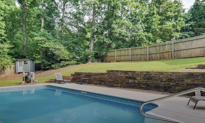 Winder Villa | Stunning Private Villa- Family Pet-Friendly with Pool.
