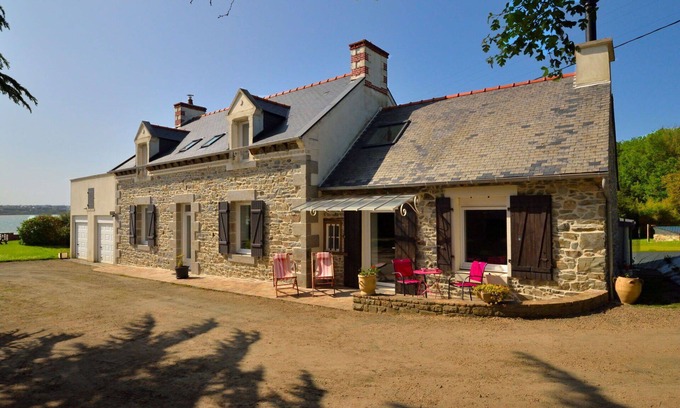 Cotes d'Armor House | Stunning private villa for 6 guests with WIFI, TV, terrace and parking