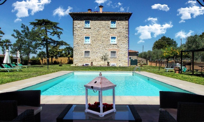 Cortona Villa | Stunning private villa with private pool, A/C, WIFI, TV, veranda, pets allowed and parking