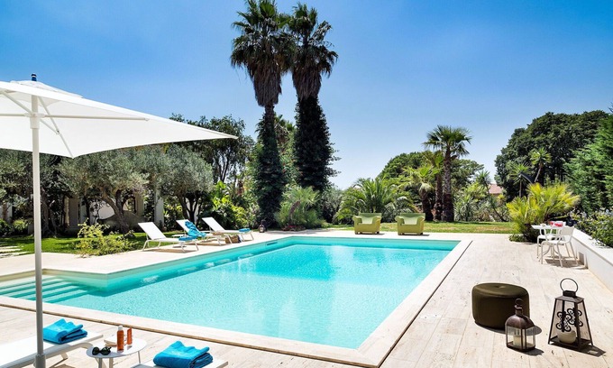 Salemi Villa | Stunning private villa for 10 people with WIFI, private pool, A/C, TV, patio and parking