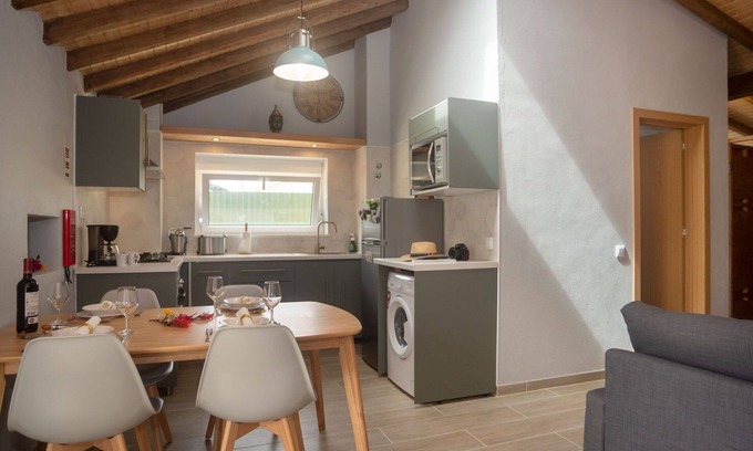 Linho Villa | Stunning private villa for 4 guests with A/C, WIFI, TV, terrace and parking