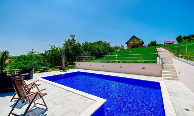 Brckovljani House | Stunning private villa with A/C, WIFI, private pool, TV, terrace, panoramic view and parking