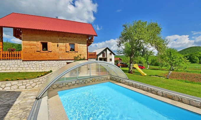 Krivi Put House | Stunning private villa with pool, WIFI, TV, terrace, pets allowed, panoramic view and parking