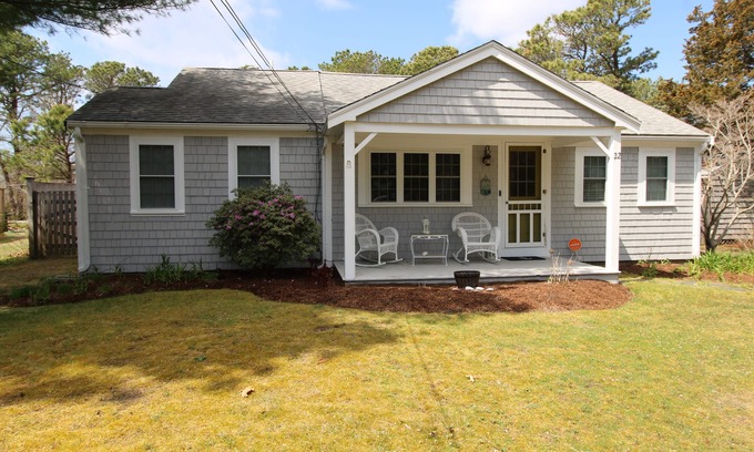 West Dennis House | Stunning Private Yard, Close to Town (2305)