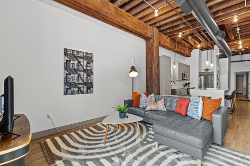 Downtown St. Louis Apartment | Stunning River View - Walk to Arch & Coffee