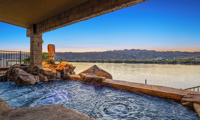 Holiday Shores House | Stunning Riverfront Home with Pool
