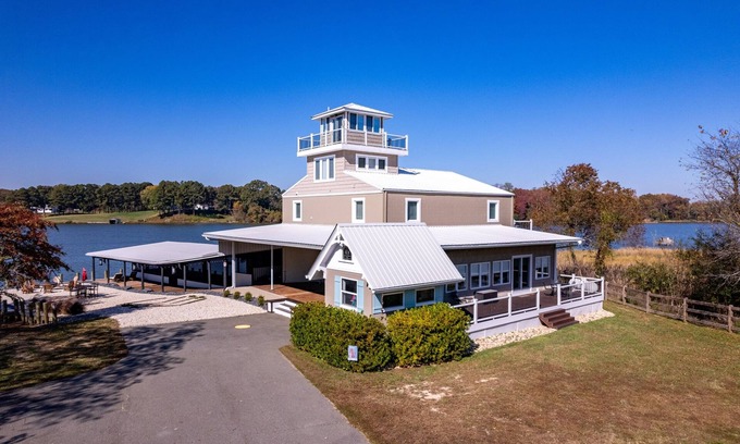 Mount Holly House | Stunning Riverfront Property - New Listing
