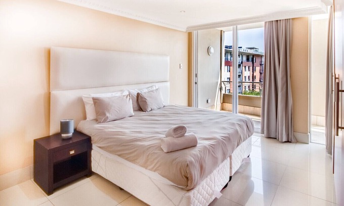 Durban Point Apartment | Stunning Sails on Point G405