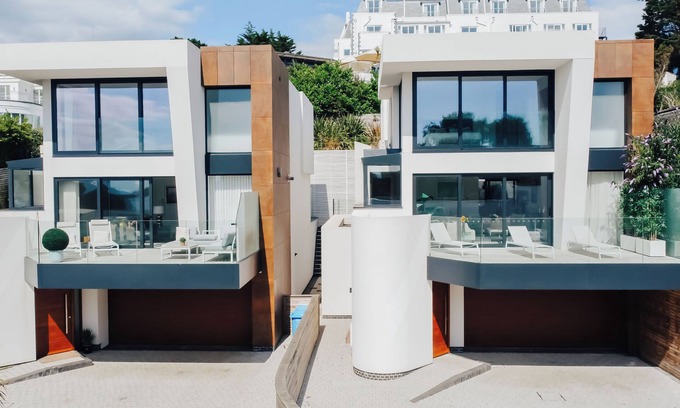 Sandbanks House | Stunning Sandbanks Superhome With 5 Bedrooms and Harbour Views