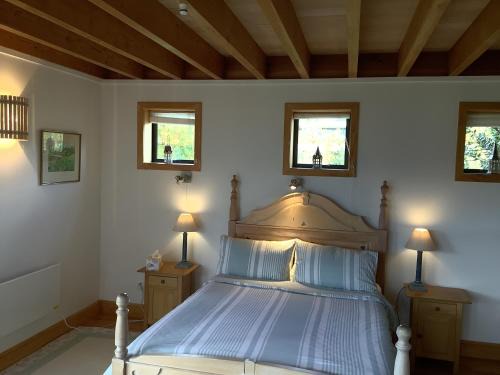 Wanaka Apartment | Stunning Scandi Style Room Overlooking Lake Wanaka