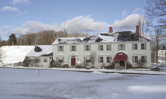 Francestown Resort | Stunning & Scenic 1BR w/ Resort Pool and Close to Ski Area