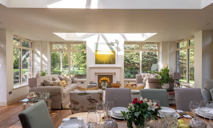 Dalkeith House | Stunning Scottish House near Scotlands Golf Coast 5 bedrooms, Spa Pool & Sauna