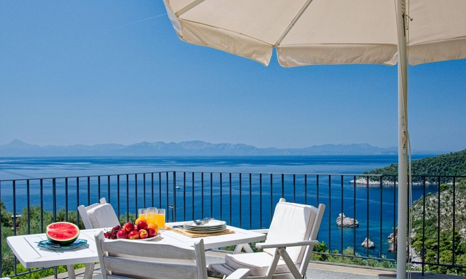 Stafylos Villa | Stunning Sea Views across the Aegean, Infinity Pool, Peaceful and Quiet, WIFI