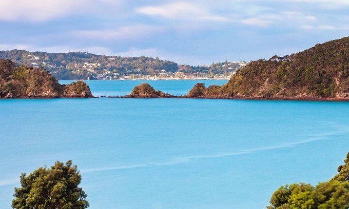 Paihia Apartment | Stunning sea views-private-fully equipped-spotless