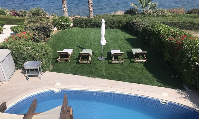 Kissonerga Villa | Stunning Seafront 2 Bedroom Villa with Private Pool