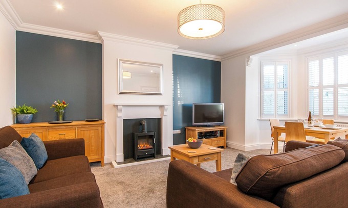 Broadstairs Apartment | Stunning Seafront Apartment - Just Steps Away From Viking Bay Beach & Broadstairs Town