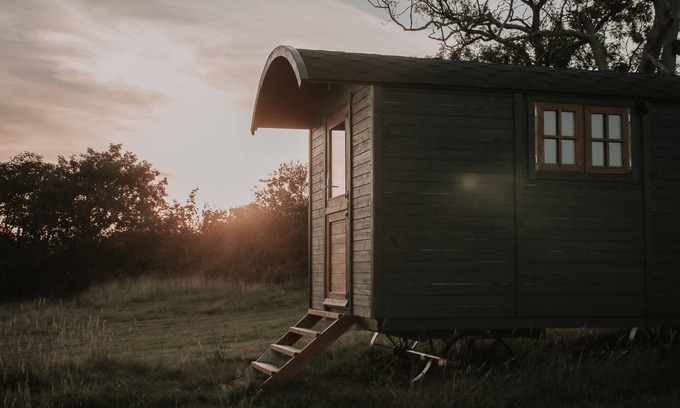 Buckland Brewer Cabin | Stunning Shepherd's Hut Retreat, North Devon