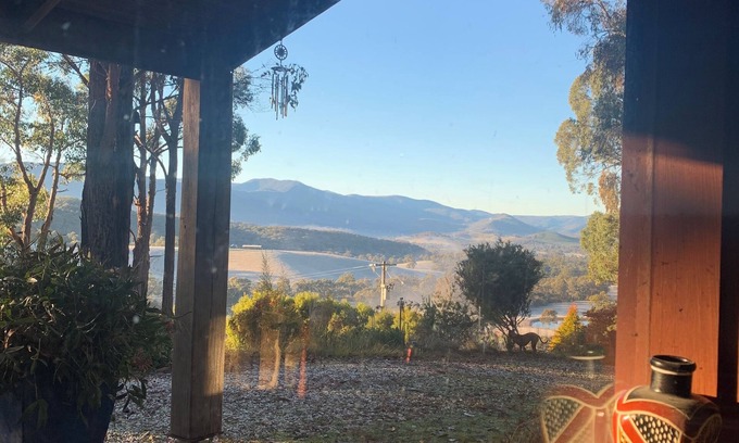 Taggerty Cabin | Stunning Soulful Bush Cabin Retreat in acres of native bushland. Pet friendly