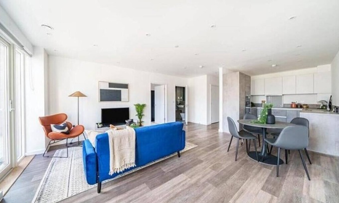 Gascoigne Apartment | Stunning Spacious Apartment in East London