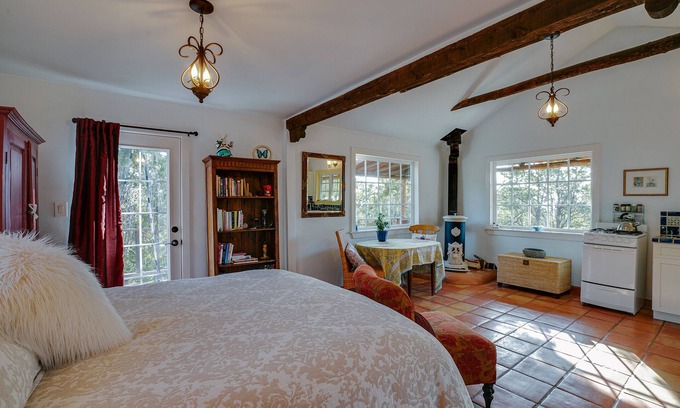 Taos Cottage | Stunning Spiritual Retreat