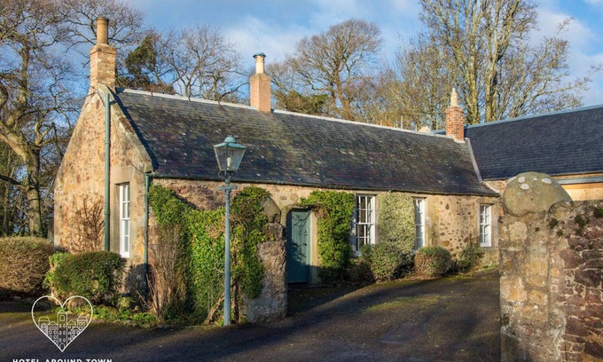 North Berwick House | Stunning Stables Cottage in East Lothian Country Estate
