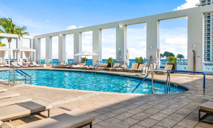 Barrier Island Apartment | Stunning Studio at 5Star Hotel @ Fort Lauderdale Beach