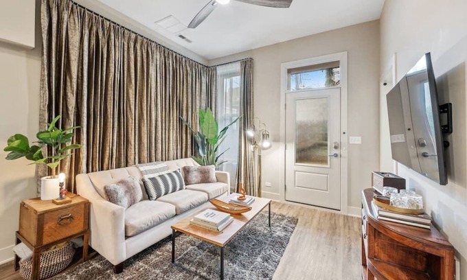 East Village Apartment | Stunning Suite 4 @ Hotel Nemo Downtown