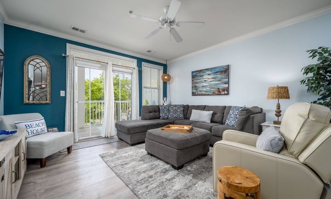 Sunset Island Condo | Stunning Sunset Island Condo @ 2 Fountain Drive East, FREE Linen & Towel Pkg!