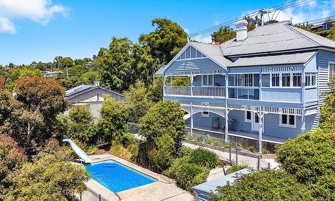 Trevallyn House | Stunning Trevallyn Views
