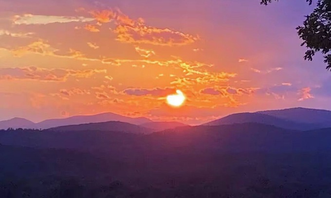 Buckingham Cabin | Stunning View at the Lotus View Retreat in Yogaville/Cabin