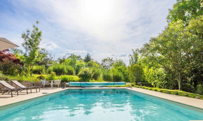 Sainte-Colombe-de-Duras Villa | Stunning view over valley, private heated pool, walk to cafe bar, wine tasting