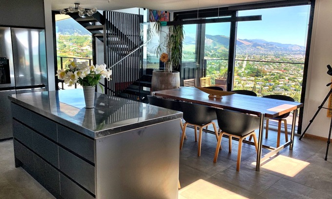 Tahunanui Apartment | Stunning views, all-day sun, modern light filled home in a top Nelson area!