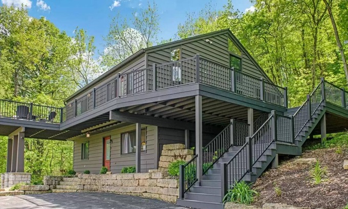 The Galena Territory House | Stunning views, amazing gathering spaces, NOW with HOT TUB