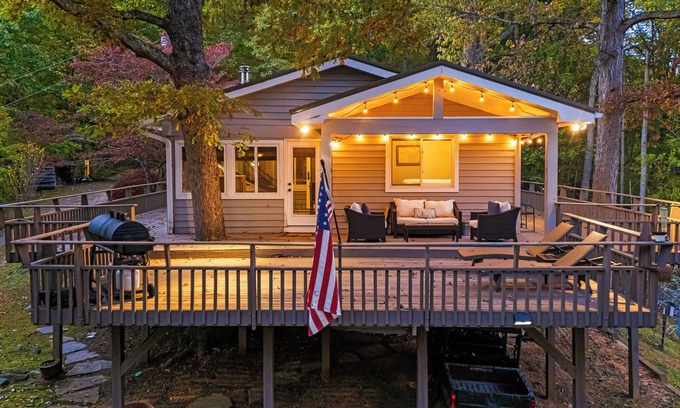 Leicester House | Stunning Views + Arcade Games | Serene Retreat | Cabin in the Sky by AvantStay