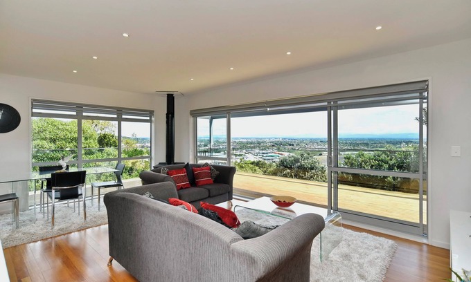 Mount Pleasant House | Stunning Views from Mount Pleasant