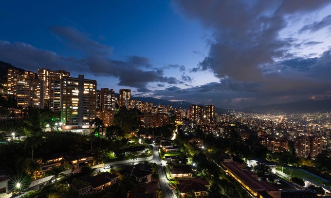 El Tesoro Condo | Stunning views from 25th-floor condo! El Poblado!